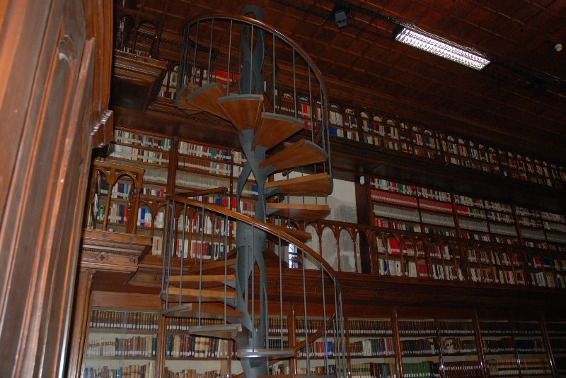 La bibliothèque de l’abbaye de Casamari, Italie.
