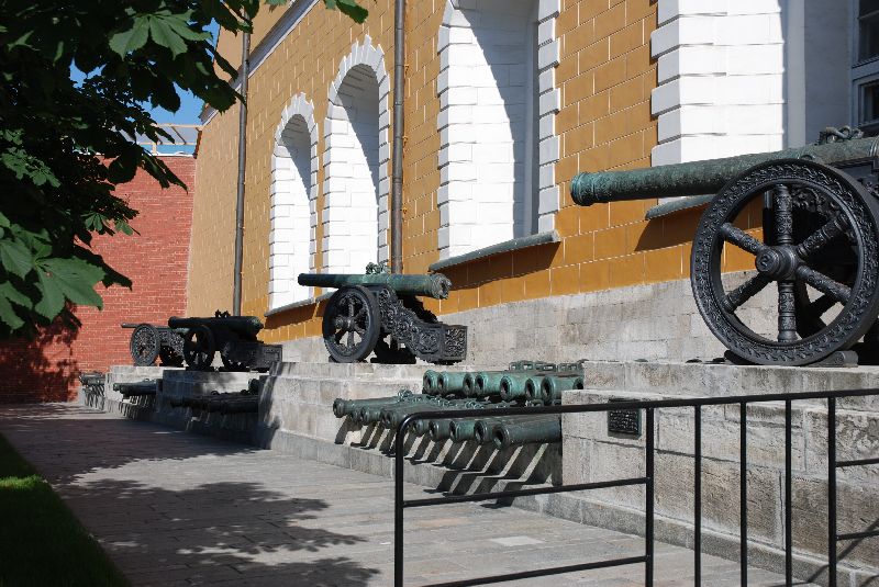 Canons, vestiges de la guerre de 1812, Moscou, Russie.