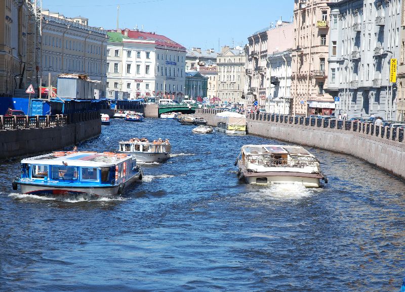 Un des canal de la Néva à Saint-Pétersbourg, Russie.