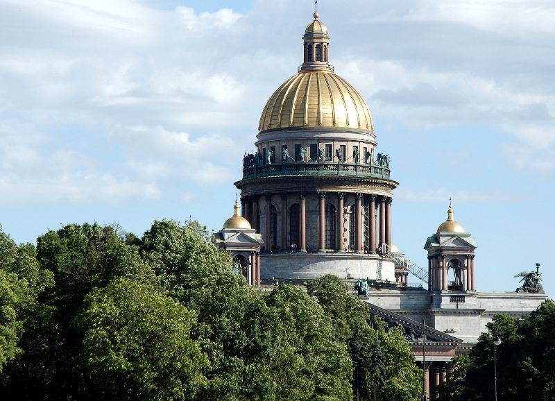 Dôme de la cathédrale Saint-Isaac, Saint-Pétersbourg, Russie.