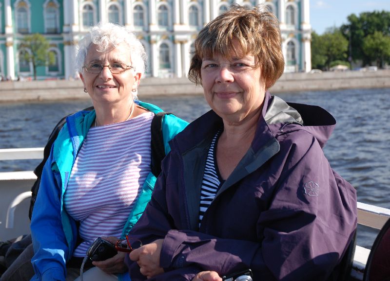 Membres du groupe Lambert en croisière sur les canaux de la Neva, Saint-Pétersbourg, Russie.