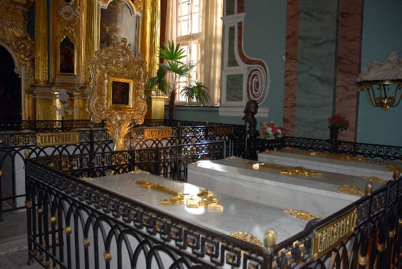 Monuments funéraires, cathédrale Saint-Pierre-et-Saint-Paul, Île aux Lièvres, Saint-Pétersbourg, Russie.