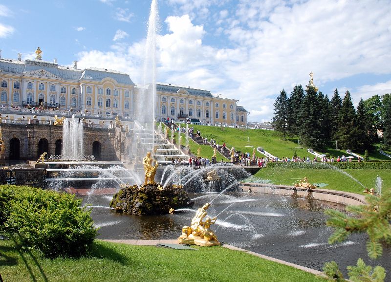 La Grande cascade et le grand palais, Peterhof, Russie.