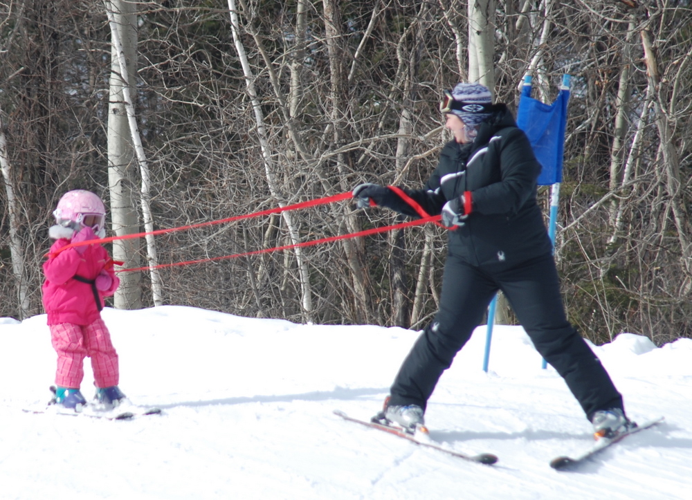 Chloé et Félix en ski.