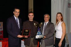 : En 2005, Stéphane Dupont a reçu le trophée Garda du Canada (arbitre de l'année au sein de la LBÉQ).