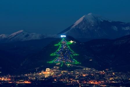 Arbre de Noël, Gubbio, Ombrie, Italie.