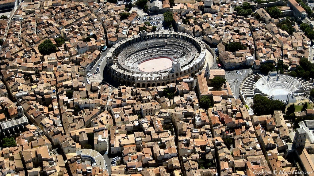 Amphithéâtre et théâtre romains, Arles, France