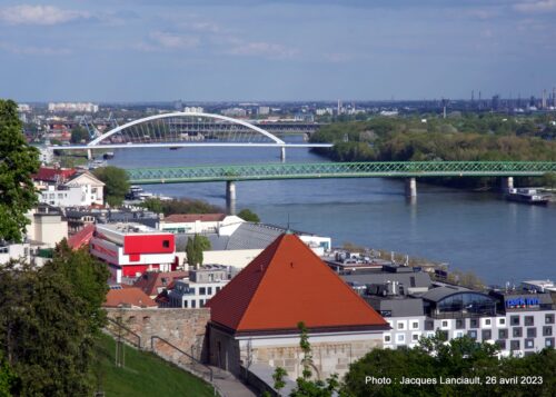 Le Nouveau-vieux pont, Bratislava, Slovaquie