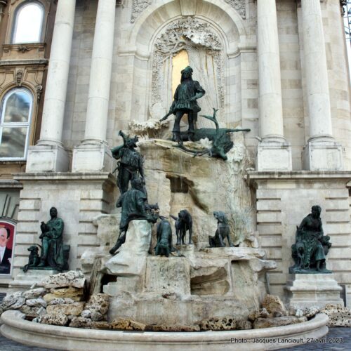 Fontaine Matthias, Palais-Royal de Budapest, Hongrie