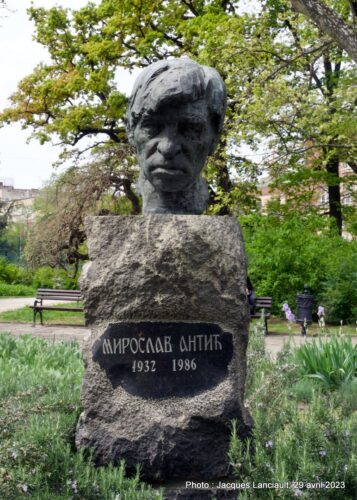 Buste Mika Antic, parc du Danube, Novi Sad, Serbie