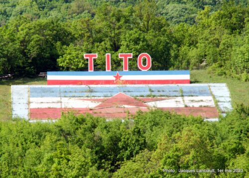 Monument hommage à Tito, Serbie