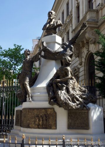 Monument Eugeniu Carada, Bucarest, Roumanie